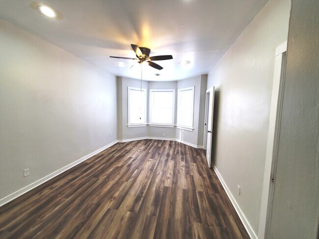 Building Photo - 8371 S Bond Ave