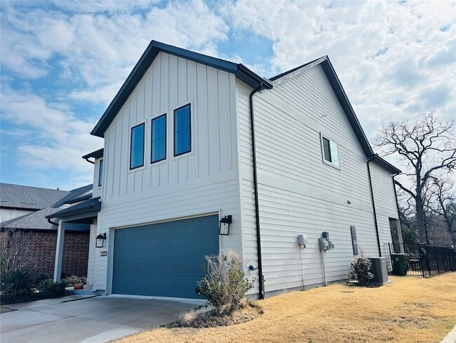 Building Photo - 4508 Hogan's Alley Dr