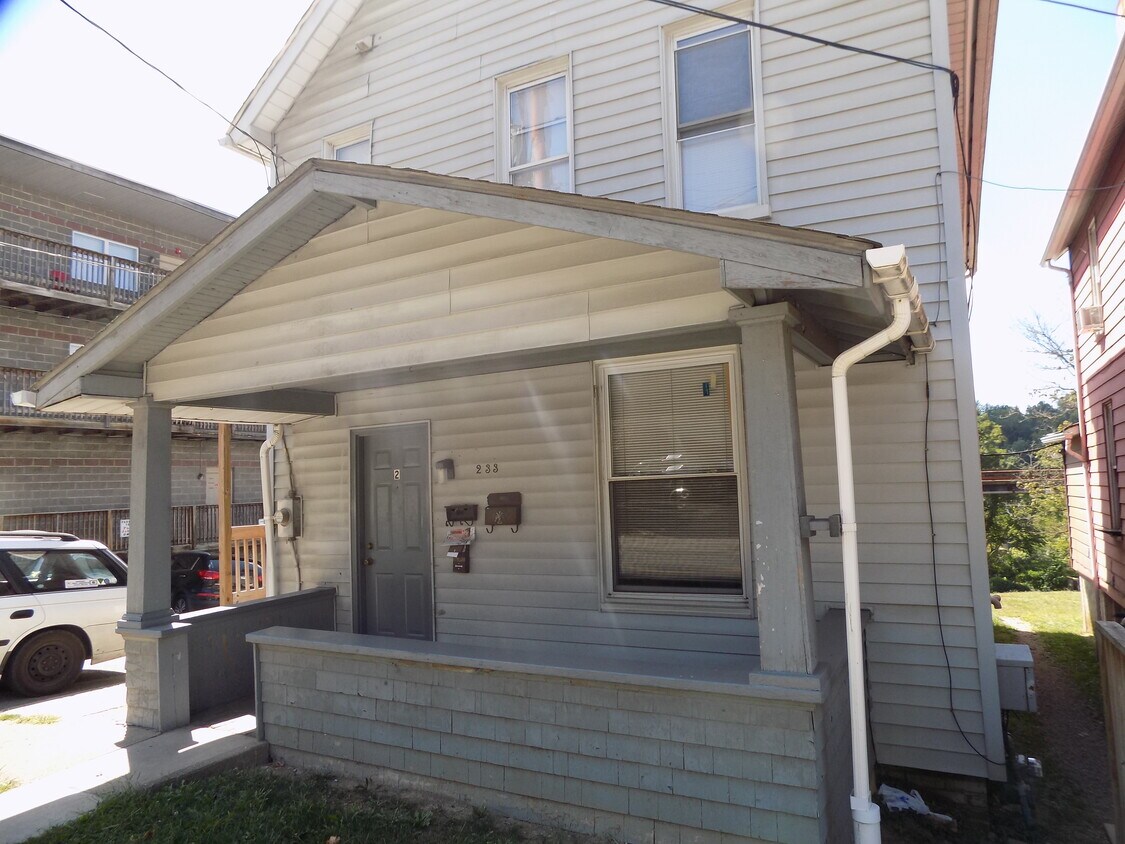 Primary Photo - 233 Beechurst Ave