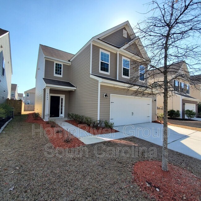 Building Photo - 9704 Cabbage Palm Way