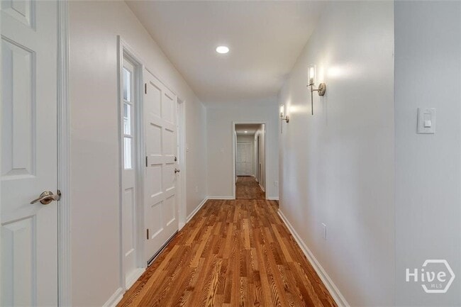 Building Photo - 14 Hemingway Dr
