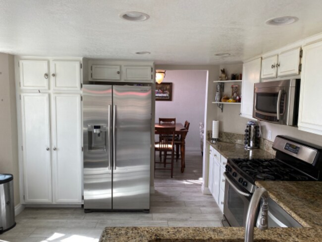 Foto del edificio - 2247 N Driftwood Ave