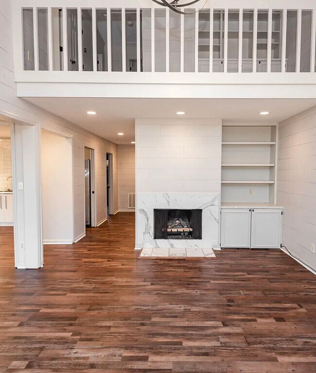 Building Photo - 137 Bayless Ave