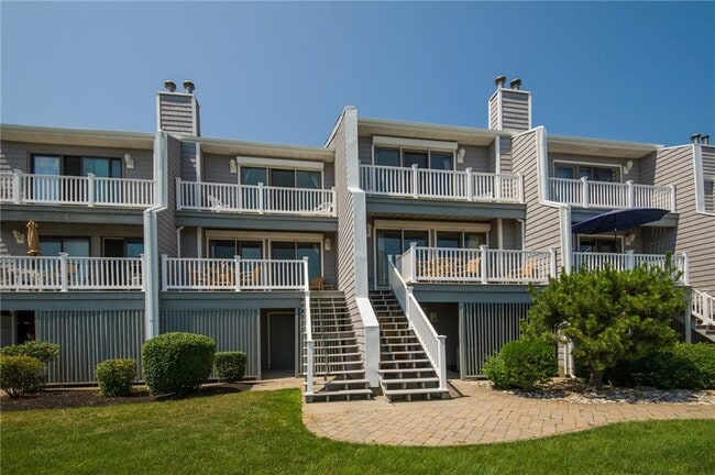 Building Photo - 787 Ocean Rd