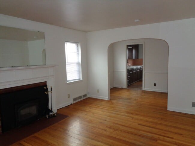 Building Photo - 2925 S 40th St.