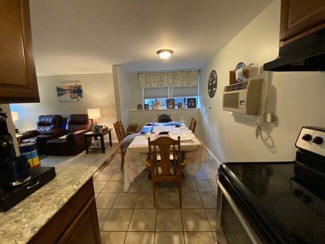 Building Photo - 146 Watertree Dr