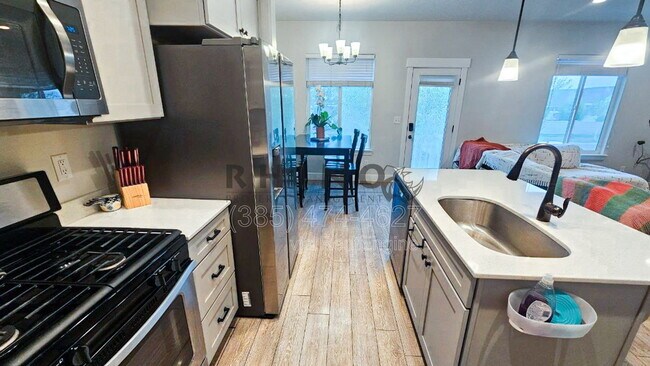 Foto del edificio - 213 Whitewater Dr