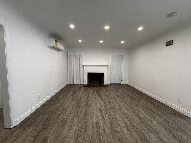 Foto del edificio - 1106 N Fruit Ave