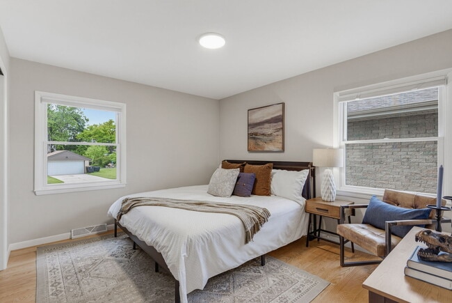 Dormitorio 1 - 3608 N 101st St