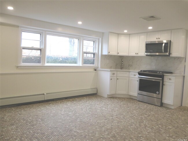 Building Photo - 128 Godfrey Ln