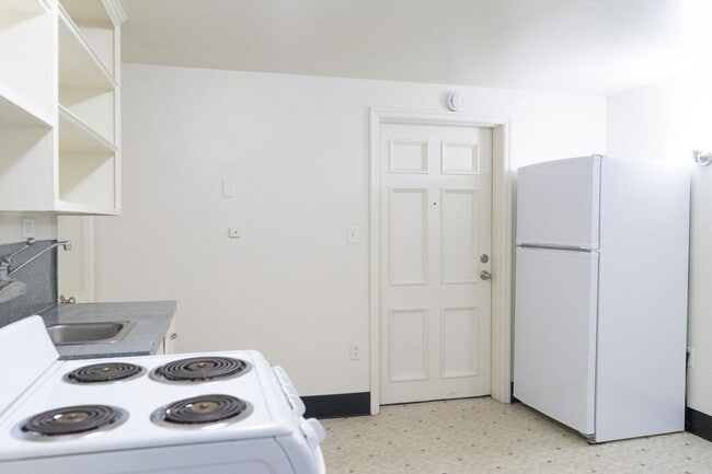 Foto del edificio - Cozy Studio, Available Now, Great location to Downtown!!