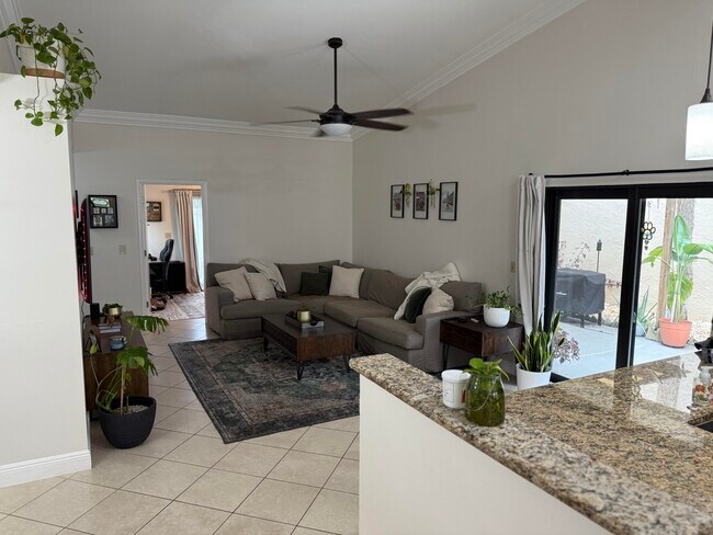 Foto del edificio - 7 Hawthorne Ln