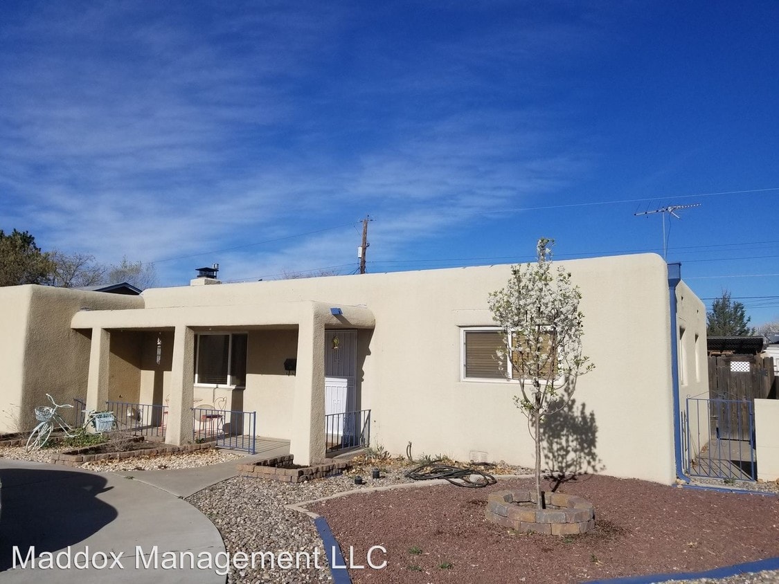 227 Chula Vista Pl NE, Albuquerque, NM 87108 House for Rent in