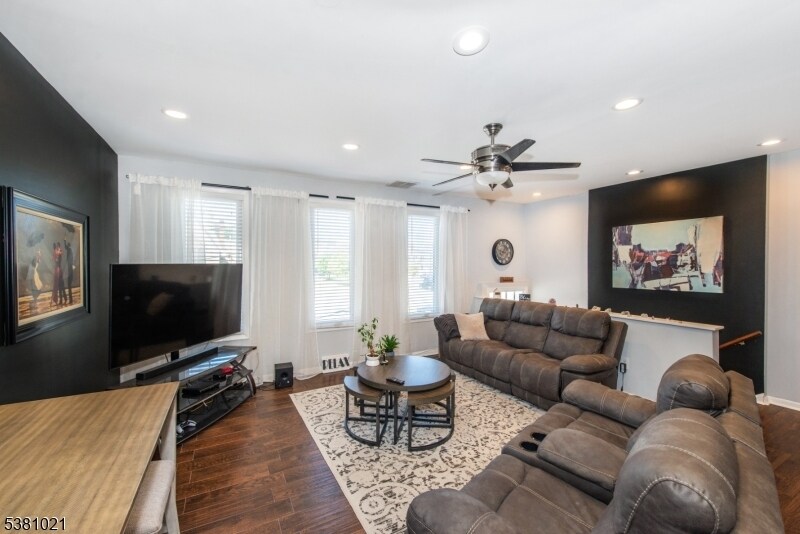 Foto principal - 56 C E Blackwell St