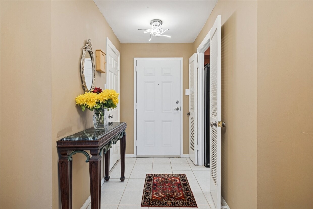 Primary Photo - 661 Bering Dr