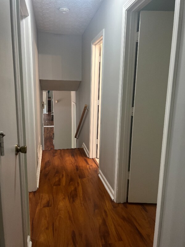Foto del edificio - 1675 Oak Ridge Way NW
