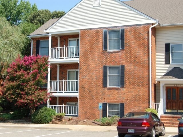 Foto del edificio - Regency Village Apartments
