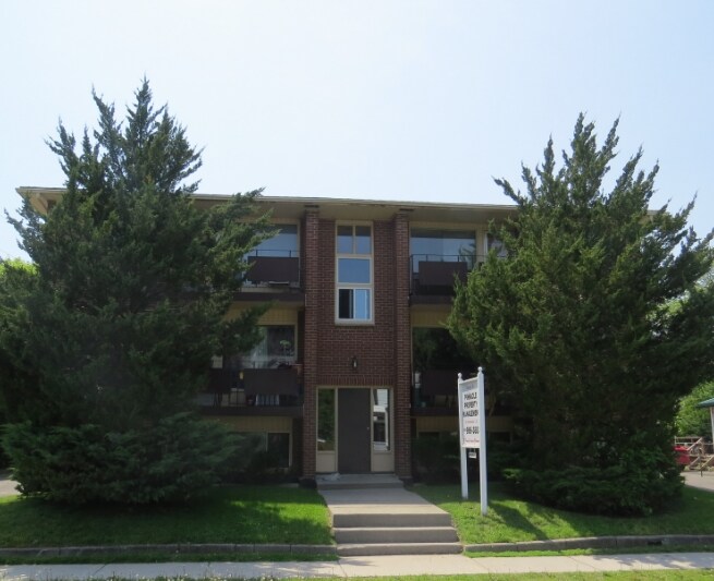 Primary Photo - 8 Ritchie Ave