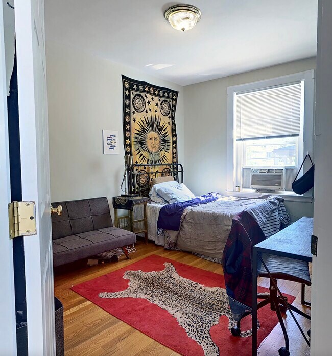 Building Photo - 108 Central St