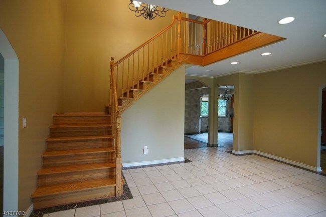 Building Photo - 21 Millstone River Rd