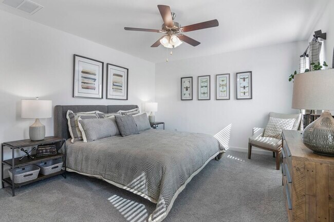 Building Photo - Sunny 2 BR Oasis: Contemporary Comfort in ...