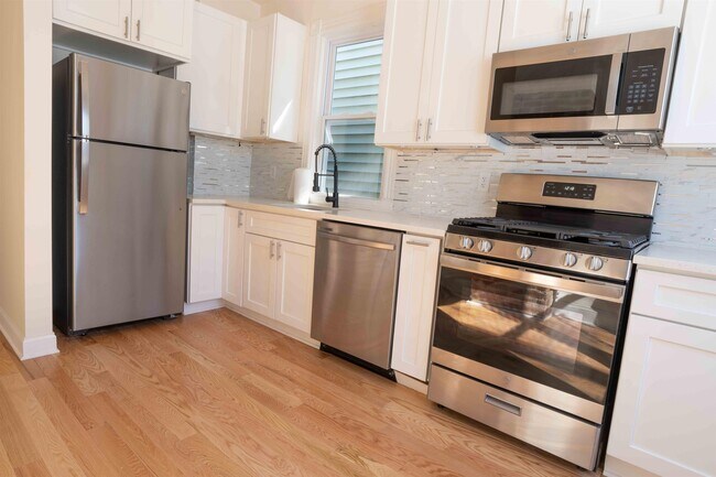 Building Photo - 45 Gautier Ave