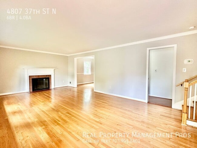 Building Photo - Expansive SFH in N Arlington- Great Schools!
