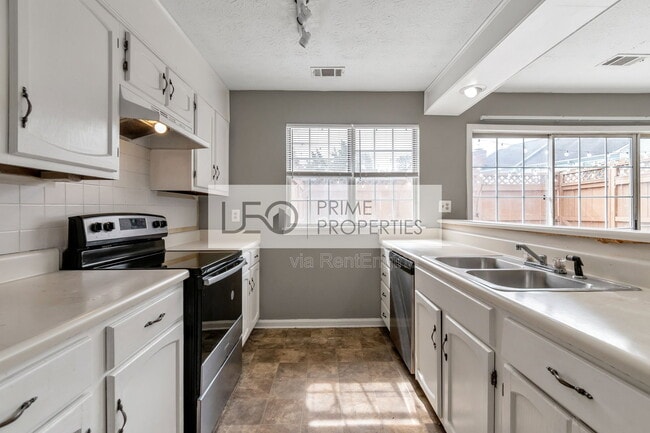 Foto del edificio - 5546 Clover Rise Ln