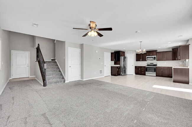 Building Photo - $2,350.00, 3 bed, 2.5 bath located in Peyt...