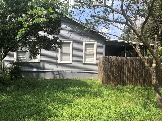 Building Photo - 5501 Jim Hogg Ave
