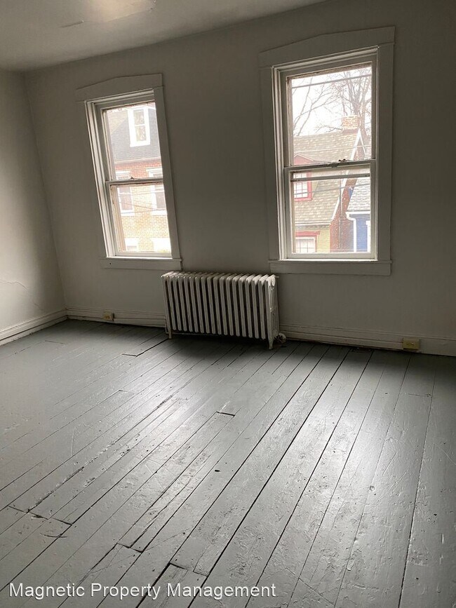 Building Photo - 3 br, 1 bath House - 511 Howard Ave