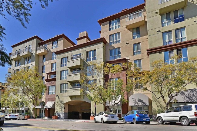Foto del edificio - Beautiful One Bedroom Condo in the " Piazza Palermo." building! Pet considered!!