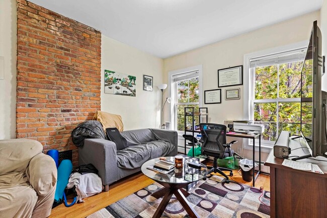 Building Photo - 238 3rd St
