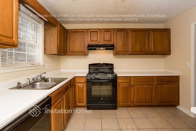 Foto del edificio - 845 Rambling Rose Ct NW