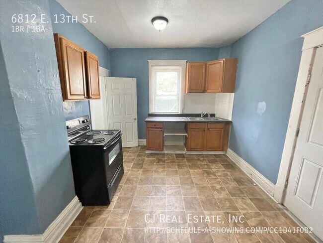 Foto del edificio - 6812 E 13th St