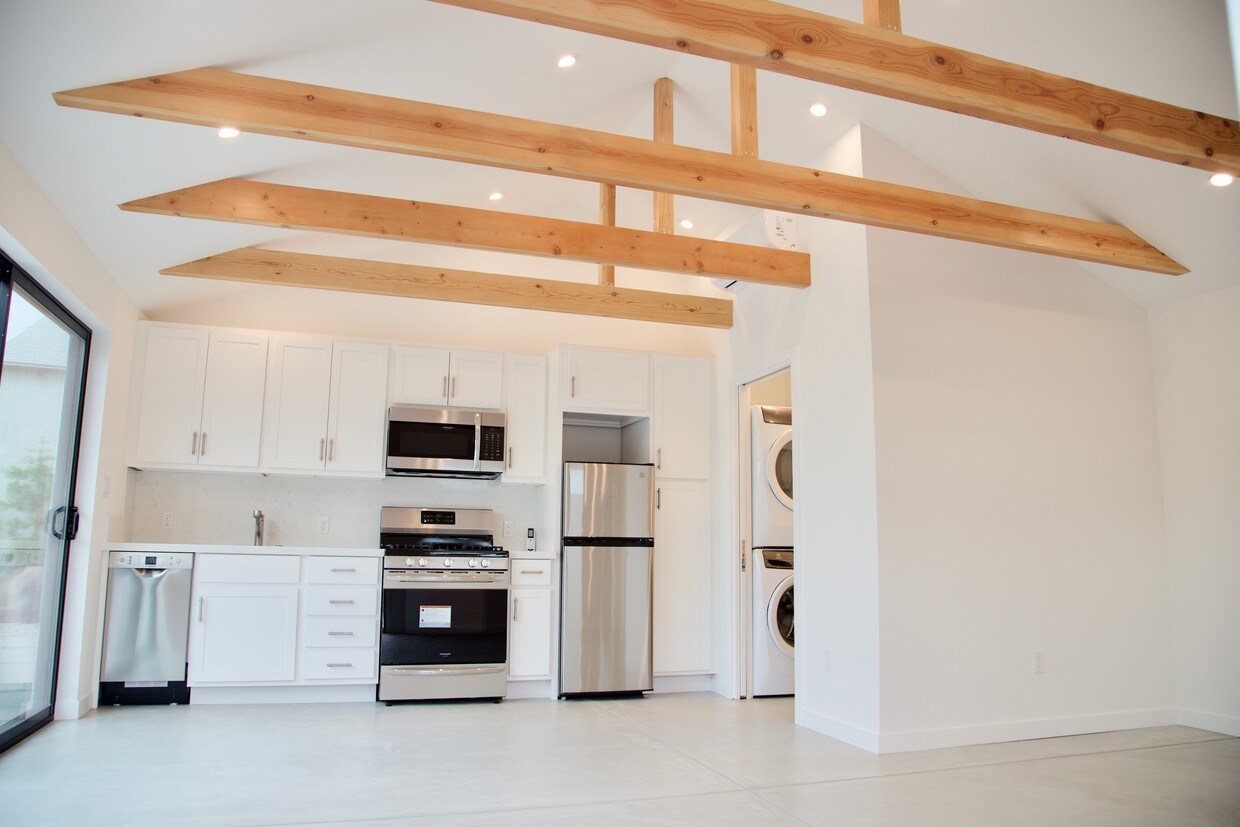 Foto principal - 6521 W 87th St