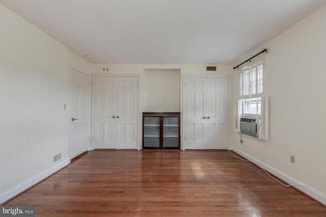 Building Photo - 1401 35th St NW