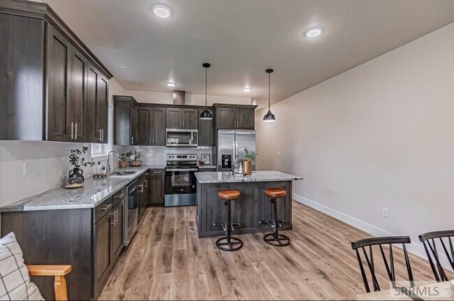 Foto del edificio - 1132 Bingham Ave