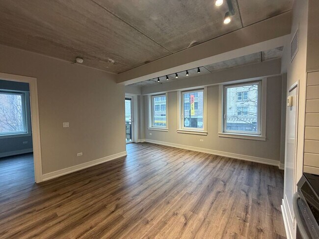 Foto del edificio - 952 W Carmen Ave