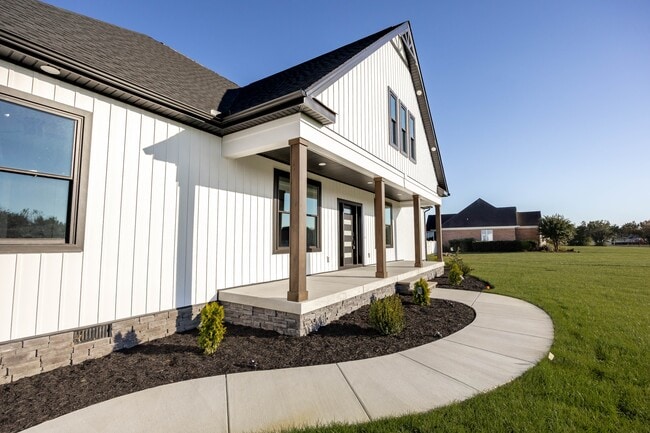 Building Photo - 5692 King Stuart Dr