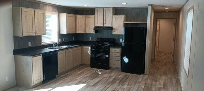 Building Photo - 3900 Clark Ln