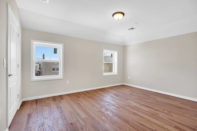 Building Photo - 32-41 100th St