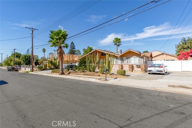 Foto del edificio - 10563 Vinedale St