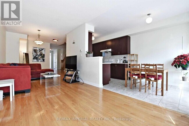 Photo du bâtiment - 8 Townwood Dr