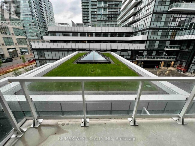 Building Photo - 251 Manitoba St