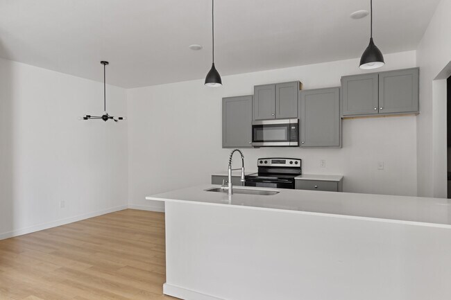 Building Photo - 5708 Kemper St