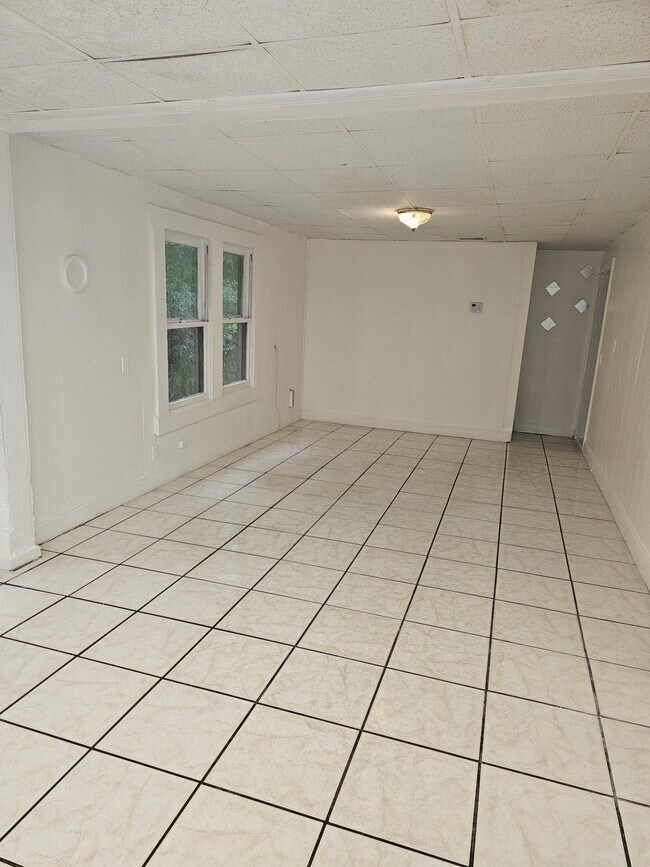 Foto del edificio - 8410 N Elmer St