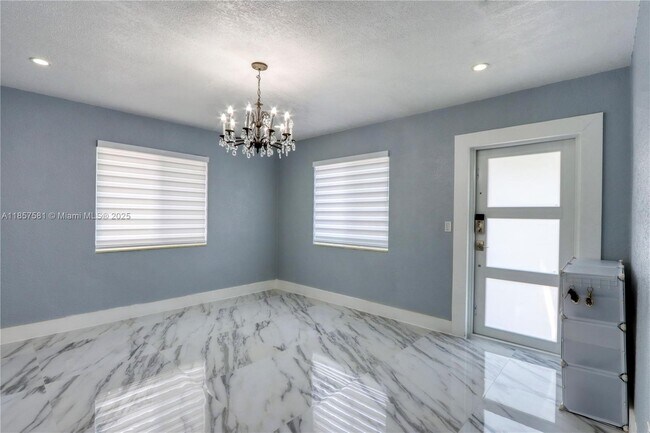 Foto del edificio - 4730 NW 4th Terrace