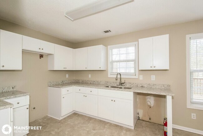 Building Photo - 4449 Chestnut Lake Ave, Lithonia, GA 30038