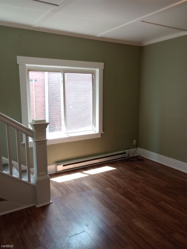Building Photo - 3 br, 1 bath Duplex - 1121 6th Avenue 1121